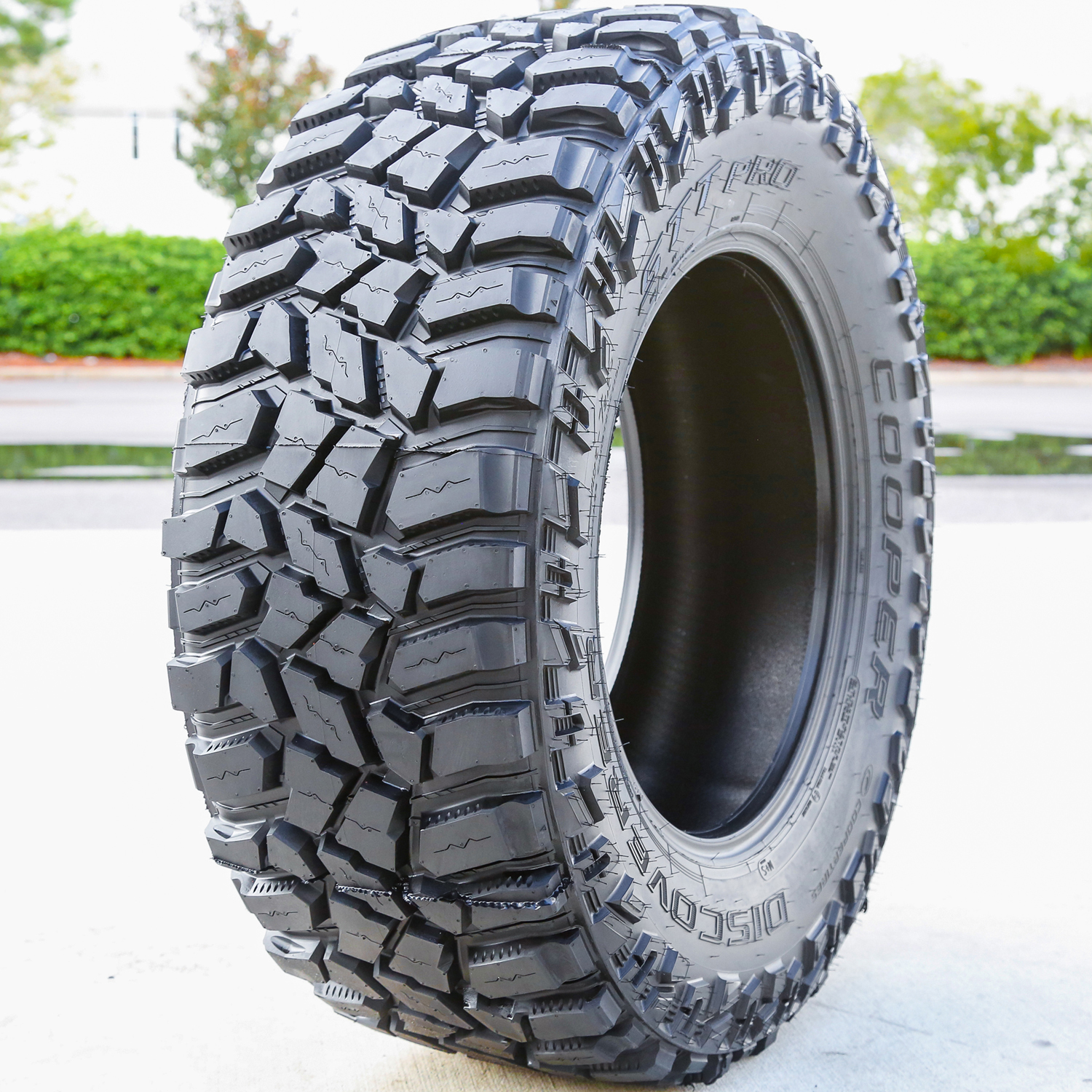 Cooper Discoverer STT Pro 275/65R20 126/123Q E (10 Ply) MT M/T Mud Terrain Tire